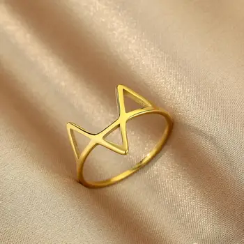 QIAMNI Минималистичные пръстени за пръстите от неръждаема стомана за жени Елегантна Кух Геометрично Наращиваемое треугольное пръстен Подарък Вечерни украса