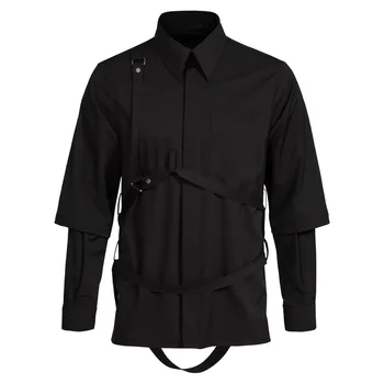 През пролетта и есента 2023 година новите модни мъжки фалшиви ризи от две части с тъмни джапанки на гърба в комплект с двойни ръкави