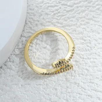 Стилен пръстен-змия от 14-каратово злато с микро-вложка от цирконий, индивидуално универсална дупка за поддържане на цвета на